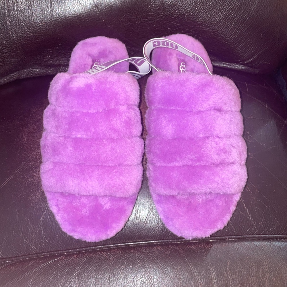 Brand new UGG Fluff yeah slide